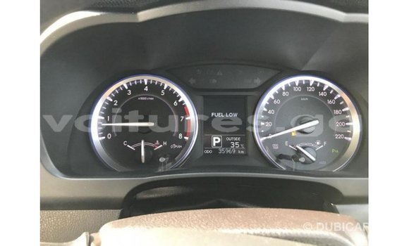 Sayi Imported Toyota Kluger White Mota in Import - Dubai a estuary Sayi Imported Toyota Kluger White Mota in Import - Dubai a estuary