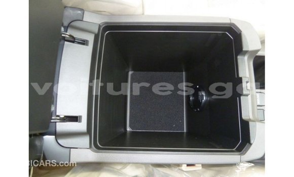 Acheter Import Voiture Toyota Prado Blanc à Import - Dubai, Estuaire Acheter Import Voiture Toyota Prado Blanc à Import - Dubai, Estuaire