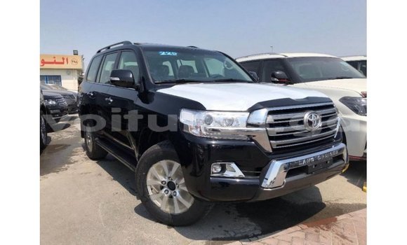 Acheter Import Voiture Toyota Land Cruiser Noir à Import - Dubai, Estuaire Acheter Import Voiture Toyota Land Cruiser Noir à Import - Dubai, Estuaire