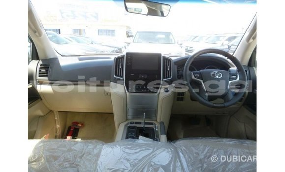 Acheter Import Voiture Toyota Land Cruiser Blanc à Import - Dubai, Estuaire Acheter Import Voiture Toyota Land Cruiser Blanc à Import - Dubai, Estuaire