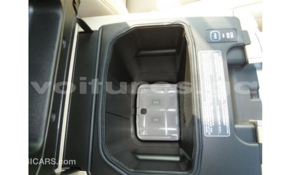 Acheter Import Voiture Toyota Land Cruiser Noir à Import - Dubai, Estuaire Acheter Import Voiture Toyota Land Cruiser Noir à Import - Dubai, Estuaire