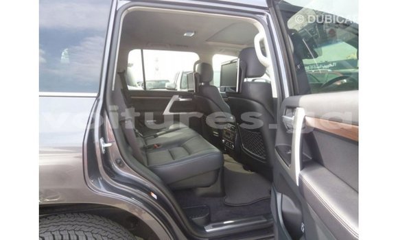 Sayi Imported Toyota Land Cruiser Sauran Mota in Import - Dubai a estuary Sayi Imported Toyota Land Cruiser Sauran Mota in Import - Dubai a estuary