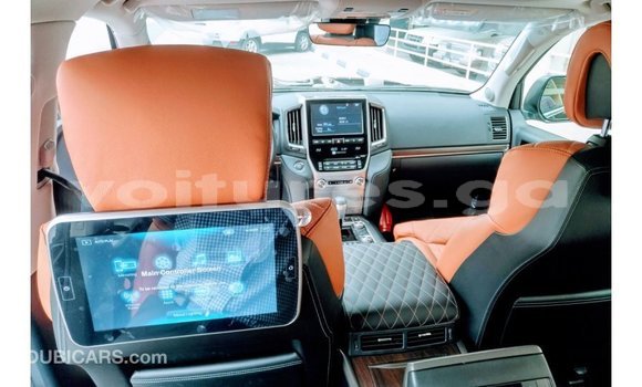Acheter Import Voiture Toyota Land Cruiser Noir à Import - Dubai, Estuaire Acheter Import Voiture Toyota Land Cruiser Noir à Import - Dubai, Estuaire