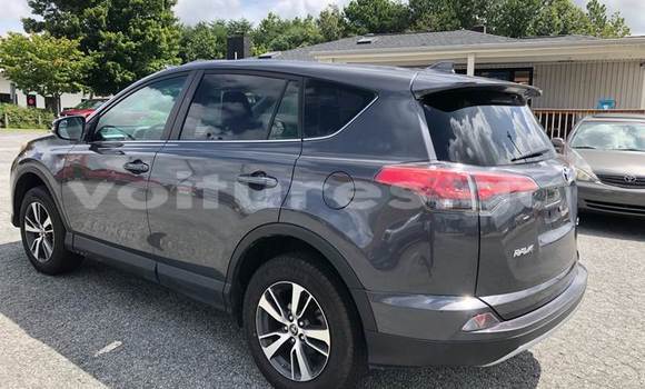 Sayi Na hannu Toyota RAV4 M Mota in Libreville a estuary Sayi Na hannu Toyota RAV4 M Mota in Libreville a estuary