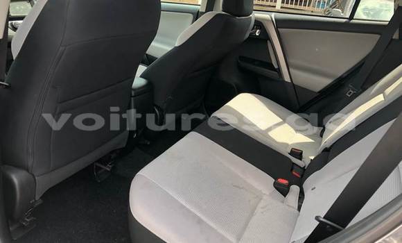 Sayi Na hannu Toyota RAV4 M Mota in Libreville a estuary Sayi Na hannu Toyota RAV4 M Mota in Libreville a estuary