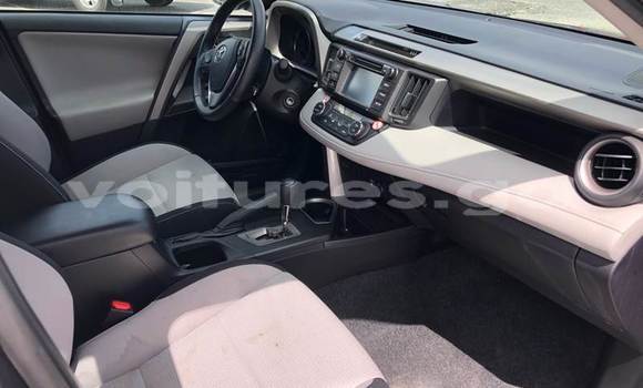 Sayi Na hannu Toyota RAV4 M Mota in Libreville a estuary Sayi Na hannu Toyota RAV4 M Mota in Libreville a estuary