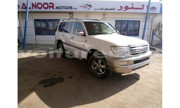 Acheter Import Voiture Toyota Land Cruiser Blanc à Import - Dubai, Estuaire Acheter Import Voiture Toyota Land Cruiser Blanc à Import - Dubai, Estuaire