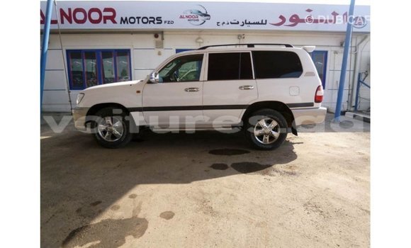 Acheter Import Voiture Toyota Land Cruiser Blanc à Import - Dubai, Estuaire Acheter Import Voiture Toyota Land Cruiser Blanc à Import - Dubai, Estuaire