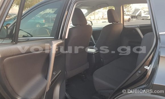 Acheter Import Utilitaire Toyota HiAce Noir à Import - Dubai, Estuaire Acheter Import Utilitaire Toyota HiAce Noir à Import - Dubai, Estuaire