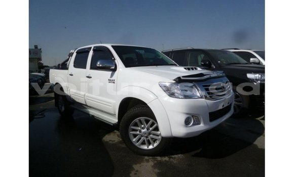 Buy Import Toyota Hilux White Car in Import - Dubai in Estuary Buy Import Toyota Hilux White Car in Import - Dubai in Estuary