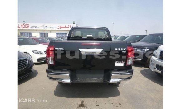Acheter Import Voiture Toyota Hilux Noir à Import - Dubai, Estuaire Acheter Import Voiture Toyota Hilux Noir à Import - Dubai, Estuaire