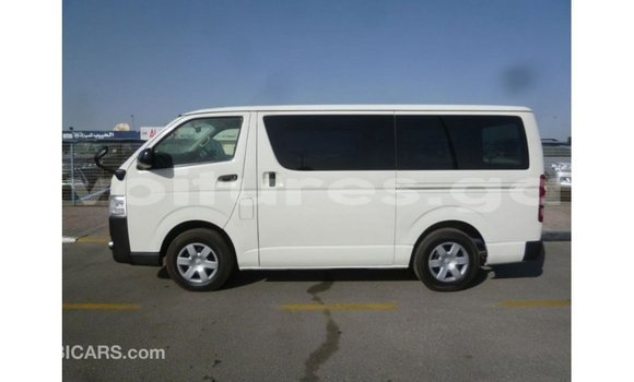 Acheter Import Voiture Toyota Hiace Blanc à Import - Dubai, Estuaire Acheter Import Voiture Toyota Hiace Blanc à Import - Dubai, Estuaire