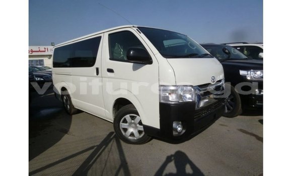 Acheter Import Voiture Toyota Hiace Blanc à Import - Dubai, Estuaire Acheter Import Voiture Toyota Hiace Blanc à Import - Dubai, Estuaire