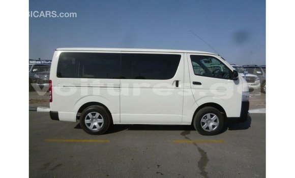 Acheter Import Voiture Toyota Hiace Blanc à Import - Dubai, Estuaire Acheter Import Voiture Toyota Hiace Blanc à Import - Dubai, Estuaire