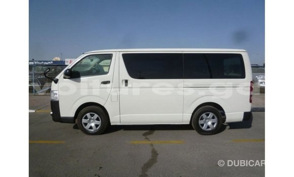 Acheter Import Voiture Toyota Hiace Blanc à Import - Dubai, Estuaire Acheter Import Voiture Toyota Hiace Blanc à Import - Dubai, Estuaire