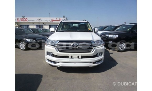 Buy Import Toyota Land Cruiser White Car in Import - Dubai in Estuary Buy Import Toyota Land Cruiser White Car in Import - Dubai in Estuary