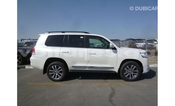 Buy Import Toyota Land Cruiser White Car in Import - Dubai in Estuary Buy Import Toyota Land Cruiser White Car in Import - Dubai in Estuary