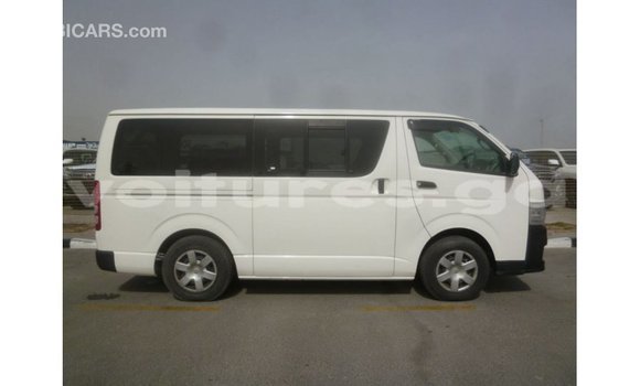 Sayi Imported Toyota Hiace White Mota in Import - Dubai a estuary Sayi Imported Toyota Hiace White Mota in Import - Dubai a estuary