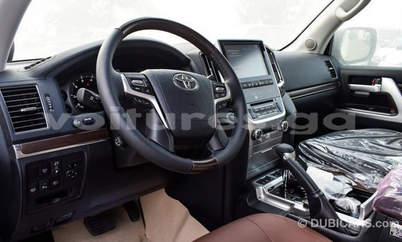 Acheter Import Voiture Toyota Land Cruiser Noir à Import - Dubai, Estuaire Acheter Import Voiture Toyota Land Cruiser Noir à Import - Dubai, Estuaire