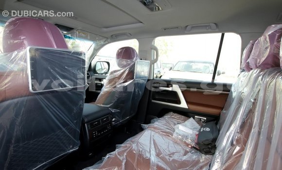 Acheter Import Voiture Toyota Land Cruiser Noir à Import - Dubai, Estuaire Acheter Import Voiture Toyota Land Cruiser Noir à Import - Dubai, Estuaire