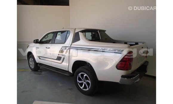 Acheter Import Voiture Toyota Hilux Blanc à Import - Dubai, Estuaire Acheter Import Voiture Toyota Hilux Blanc à Import - Dubai, Estuaire