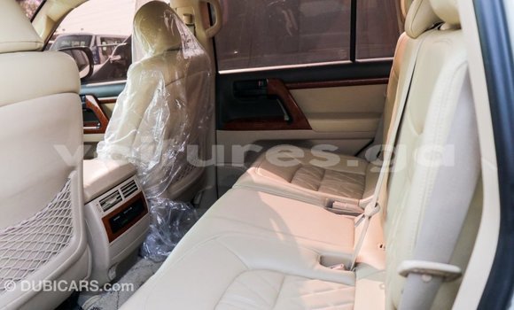 Acheter Import Voiture Toyota Land Cruiser Blanc à Import - Dubai, Estuaire Acheter Import Voiture Toyota Land Cruiser Blanc à Import - Dubai, Estuaire