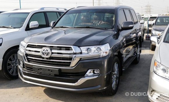 Acheter Import Voiture Toyota Land Cruiser Noir à Import - Dubai, Estuaire Acheter Import Voiture Toyota Land Cruiser Noir à Import - Dubai, Estuaire