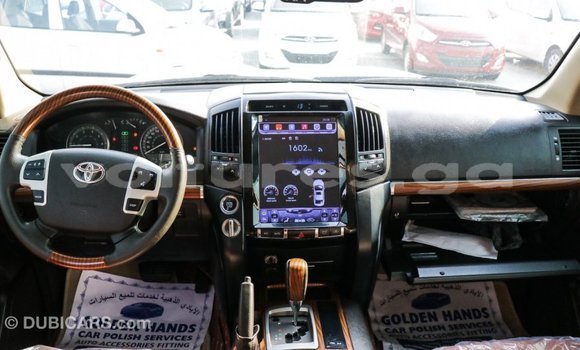 Acheter Import Voiture Toyota Land Cruiser Noir à Import - Dubai, Estuaire Acheter Import Voiture Toyota Land Cruiser Noir à Import - Dubai, Estuaire