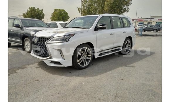 Acheter Import Voiture Lexus LX Blanc à Import - Dubai, Estuaire Acheter Import Voiture Lexus LX Blanc à Import - Dubai, Estuaire