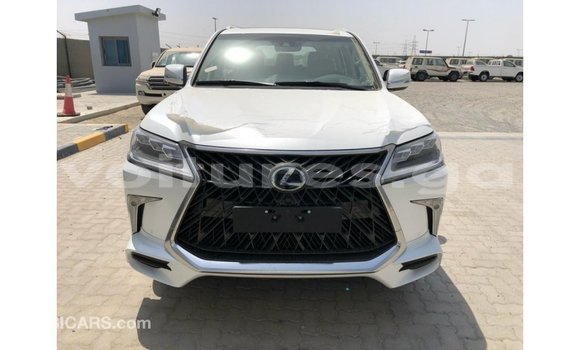 Acheter Import Voiture Lexus LX Blanc à Import - Dubai, Estuaire Acheter Import Voiture Lexus LX Blanc à Import - Dubai, Estuaire
