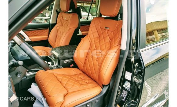 Acheter Import Voiture Toyota Land Cruiser Noir à Import - Dubai, Estuaire Acheter Import Voiture Toyota Land Cruiser Noir à Import - Dubai, Estuaire