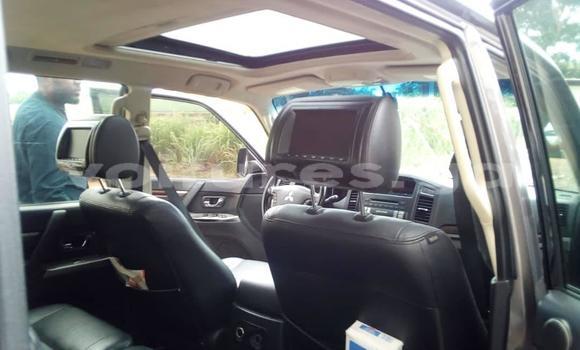 Sayi Na hannu Mitsubishi Pajero Azurfa Mota in Libreville a estuary Sayi Na hannu Mitsubishi Pajero Azurfa Mota in Libreville a estuary