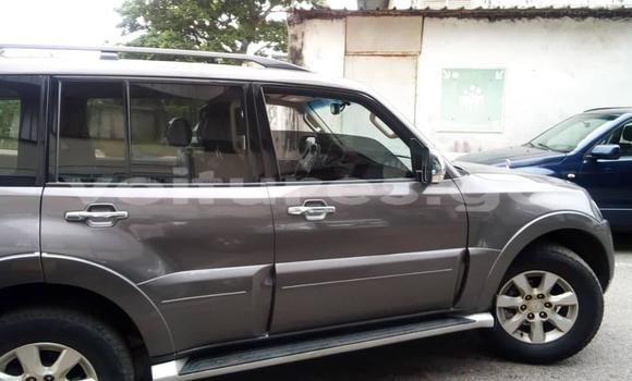 Sayi Na hannu Mitsubishi Pajero Azurfa Mota in Libreville a estuary Sayi Na hannu Mitsubishi Pajero Azurfa Mota in Libreville a estuary