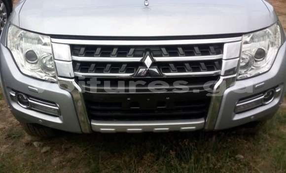 Acheter Import Voiture Mitsubishi Pajero Gris à Libreville, Estuaire Acheter Import Voiture Mitsubishi Pajero Gris à Libreville, Estuaire