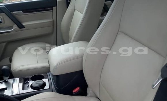 Acheter Import Voiture Mitsubishi Pajero Gris à Libreville, Estuaire Acheter Import Voiture Mitsubishi Pajero Gris à Libreville, Estuaire
