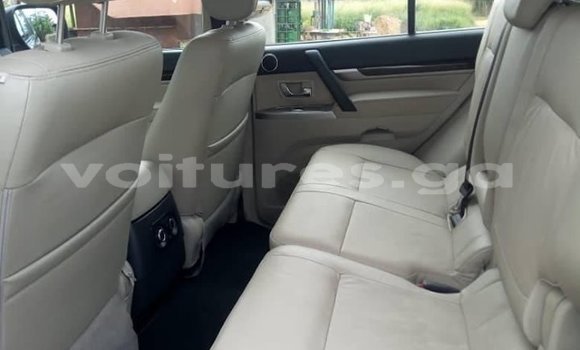 Acheter Import Voiture Mitsubishi Pajero Gris à Libreville, Estuaire Acheter Import Voiture Mitsubishi Pajero Gris à Libreville, Estuaire