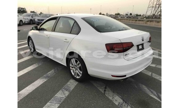 Acheter Import Voiture Volkswagen Jetta Blanc à Import - Dubai, Estuaire Acheter Import Voiture Volkswagen Jetta Blanc à Import - Dubai, Estuaire