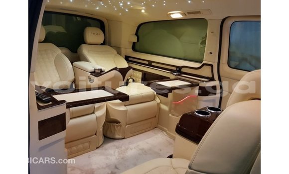 Acheter Import Voiture Mercedes-Benz 250 Noir à Import - Dubai, Estuaire Acheter Import Voiture Mercedes-Benz 250 Noir à Import - Dubai, Estuaire