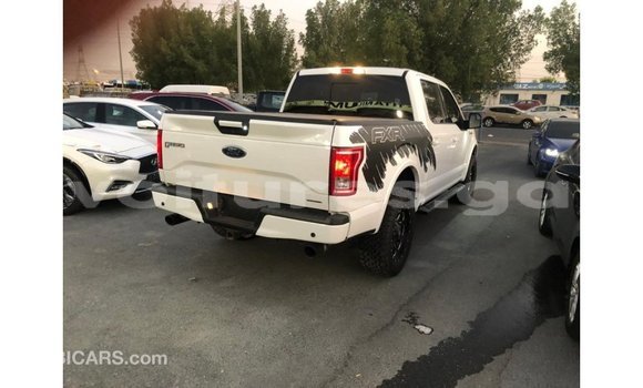 Acheter Import Voiture Ford V8 Blanc à Import - Dubai, Estuaire Acheter Import Voiture Ford V8 Blanc à Import - Dubai, Estuaire