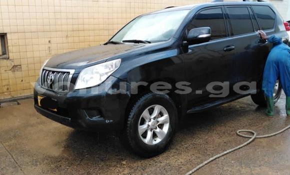 Sayi Na hannu Toyota Prado Blue Mota in Libreville a estuary Sayi Na hannu Toyota Prado Blue Mota in Libreville a estuary