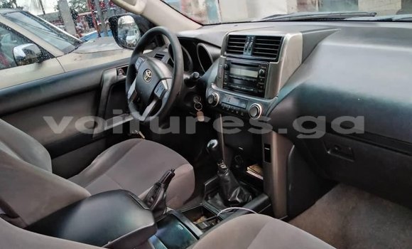 Sayi Na hannu Toyota Prado Blue Mota in Libreville a estuary Sayi Na hannu Toyota Prado Blue Mota in Libreville a estuary