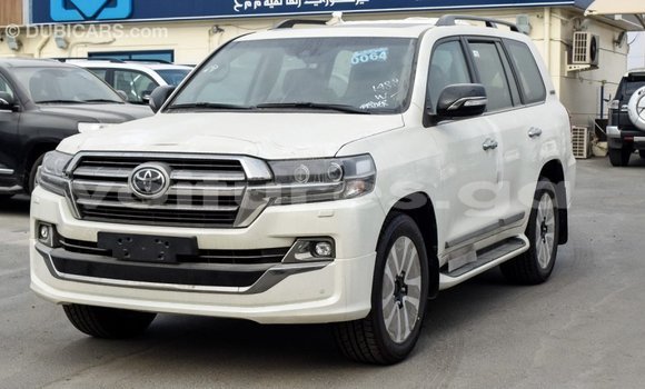 Acheter Import Voiture Toyota Land Cruiser Blanc à Import - Dubai, Estuaire Acheter Import Voiture Toyota Land Cruiser Blanc à Import - Dubai, Estuaire