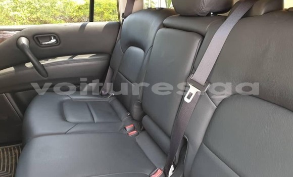 Sayi Na hannu Nissan Patrol White Mota in Libreville a estuary Sayi Na hannu Nissan Patrol White Mota in Libreville a estuary