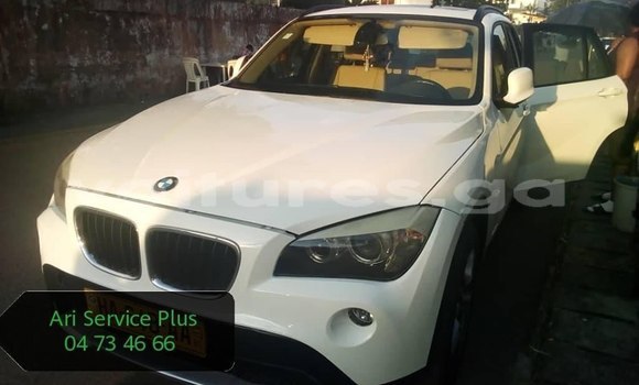Sayi Na hannu BMW X1 White Mota in Libreville a estuary Sayi Na hannu BMW X1 White Mota in Libreville a estuary