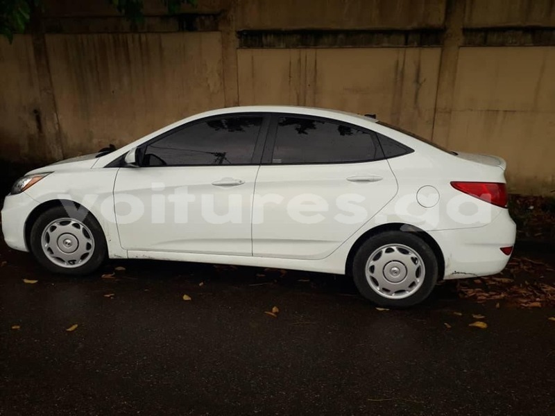 Big with watermark hyundai accent estuaire libreville 4368