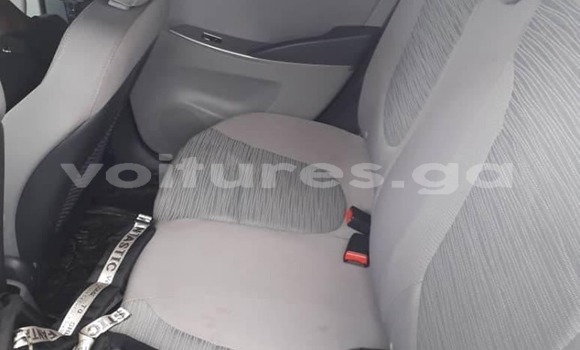 Sayi Na hannu Hyundai Accent White Mota in Libreville a estuary Sayi Na hannu Hyundai Accent White Mota in Libreville a estuary