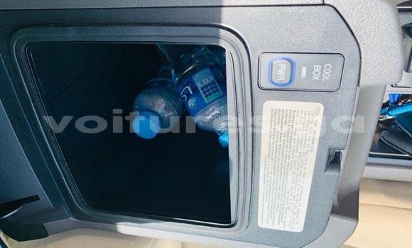 Sayi Na hannu Toyota Land Cruiser Prado White Mota in Libreville a estuary Sayi Na hannu Toyota Land Cruiser Prado White Mota in Libreville a estuary