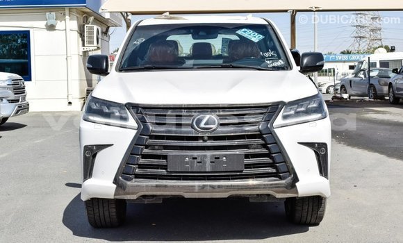 Acheter Import Voiture Lexus LX Blanc à Import - Dubai, Estuaire Acheter Import Voiture Lexus LX Blanc à Import - Dubai, Estuaire