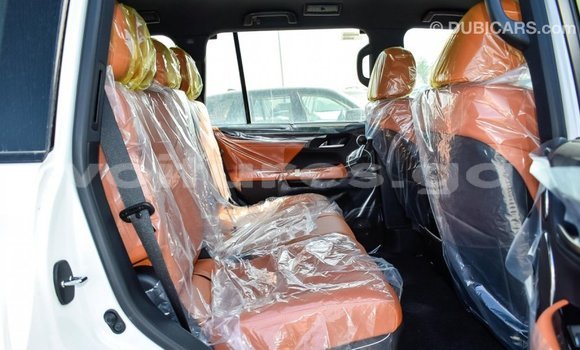 Acheter Import Voiture Lexus LX Blanc à Import - Dubai, Estuaire Acheter Import Voiture Lexus LX Blanc à Import - Dubai, Estuaire