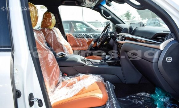 Acheter Import Voiture Lexus LX Blanc à Import - Dubai, Estuaire Acheter Import Voiture Lexus LX Blanc à Import - Dubai, Estuaire